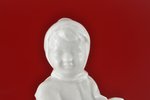 статуэтка, Девочка с куклой, фарфор, Рига (Латвия), СССР, авторская работа, автор модели - Алдона Эл...