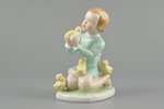 statuete, Meitene ar cāļiem, porcelāns, Rīga (Latvija), M.S. Kuzņecova rūpnīca, 1937-1940 g., 12 cm,...