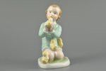 statuete, Meitene ar cāļiem, porcelāns, Rīga (Latvija), M.S. Kuzņecova rūpnīca, 1937-1940 g., 12 cm,...