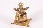 статуэтка, "Купание ребенка", бронза, 5.8 см, вес 176.90 г., начало 20-го века...