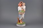 statuete, Darbiniece (Meitene ar bērnu un grozu), pēc F. Gardnera modeļa, porcelāns, PSRS, Dmitrovas...