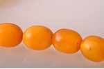 beads, amber, largest stone dimensions 2.8 x 2.3 x 2.3 cm, 70 g., the item's dimensions 59 cm, the 1...