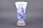ваза, молочное стекло, 30-е годы 20го века, h 25 см...