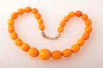 beads, amber, largest stone dimensions 2.3 x 2.1 x 2.1 cm, 50.90 g., the item's dimensions 42.5 cm,...
