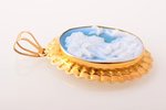 a pendant, cameo in agate, gold, 750 standard, 2.70 g., the item's dimensions 3.4 x 2.1 cm, Italy...