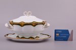 sauceboat, porcelain, M. S. Kuznetsov's fellowship in Moscow, Russia, 1889-1917, h 13.3 cm, 15 x 22...