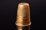 thimble, gold, 18 k standard, 4.39 g., the item's dimensions h 2.4 cm, France...