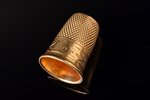thimble, gold, 18 k standard, 5.82 g., the item's dimensions h 2.4 cm, France...