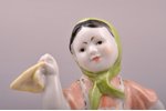 statuete, Jaunā dejotāja (Meitenīte ar lakatiņu), porcelāns, PSRS, LFZ - Lomonosova porcelāna rūpnīc...