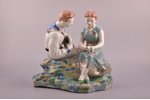 statuete, Jūrnieks ar meiteni, porcelāns, PSRS, Oļevskas porcelāna rūpnīca, h 24.3 cm...