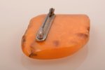 a brooch, amber, 17.44 g., the item's dimensions 6.9 x 3.7 x 0.8 cm...