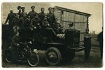 fotogrāfija, kareivju grupa, motocikls, smagā automašīna, Krievijas impērija, 20. gs. sākums, 14x9 c...