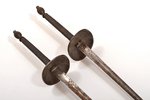 divi zobeni, kopējais garums 116.5 cm, asmeņa garums 96 cm, Francija, 18. un 19. gadsimtu robeža...
