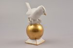 statuete, putns uz zeltā bumbas, porcelāns, Vācija, 11 cm, pirmā šķira, Gerold Porzellan Bavaria...