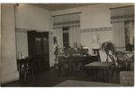 фотография, господин в кабинете, Латвия, 20-30е годы 20-го века, 8.7 x 14 см...