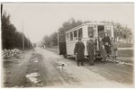 fotogrāfija, pie autobusa, Latvija, 20. gs. 20-30tie g., 8.8 x 13.8 cm...