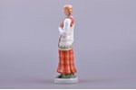 статуэтка, Девушка в народном костюме, фарфор, Рига (Латвия), Рижская керамическая фабрика, авторска...