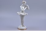 statuete, Balerīna ar ziedu, porcelāns, PSRS, Dmitrovas porcelāna rūpnīca (Verbilki), modeļa autors...
