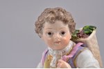 statuete, Zēns ar vīnogām, porcelāns, Vācija, Meissen, 19. gs., h 9.9 cm, RESTUARĀCIJA: Kreisas roka...