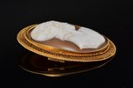 a brooch, cameo, gold, 585 standard, 15.49 g., the item's dimensions 5.3 x 4.3 cm...
