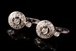 earrings, gold, 18 k standard, 2.85 g., the item's dimensions 1.2 x 0.9 cm, diamonds, 0.3 ct...