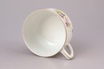 tea pair, porcelain, M.S. Kuznetsov manufactory, Riga (Latvia), 1920-1933, h (cup) 4.9 cm, Ø (saucer...