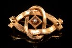 a brooch, gold, 18 k standard, 3.24 g., the item's dimensions 2.4 x 3.7 cm, pearl, 1891, Sweden...