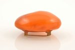 a brooch, amber, 21.2 g., the item's dimensions 4.6 x 3.9 x 2.1 cm...