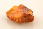 amber, 54 g., the item's dimensions 6.2 x 6.1 x 2.9 cm...