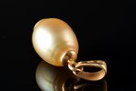 a pendant, gold, 750 standard, 3.94 g., the item's dimensions 2.8 x 1.15 x 1.15 cm, pearl...
