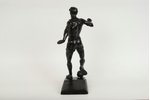 figurine, Football player, cast iron, 27 cm, weight ~1700 g., USSR, Kasli, 1963...