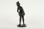 statuete, Meitene ar lejkannu, čuguns, 15 cm, PSRS, Kasli, 20 gs. 50tie gadi...