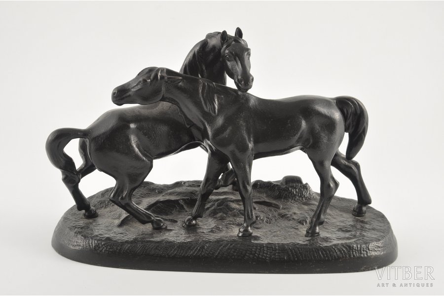 figurative composition, Horse in the wild, cast iron, 24x18 cm, weight 2390 g., Russia, Kusa, the beginning of the 20th cent., defect of a leg