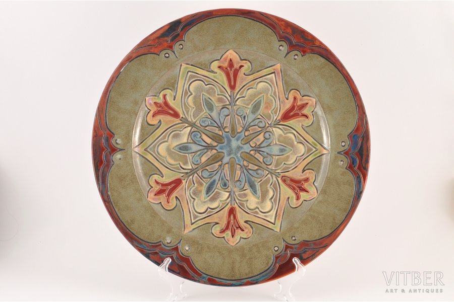 wall plate, flower motif, Rudolph Pelshe ceramics workshop in LMA, Riga (Latvia), 1932, 39 cm, handpainted by Elza Krimuldens
