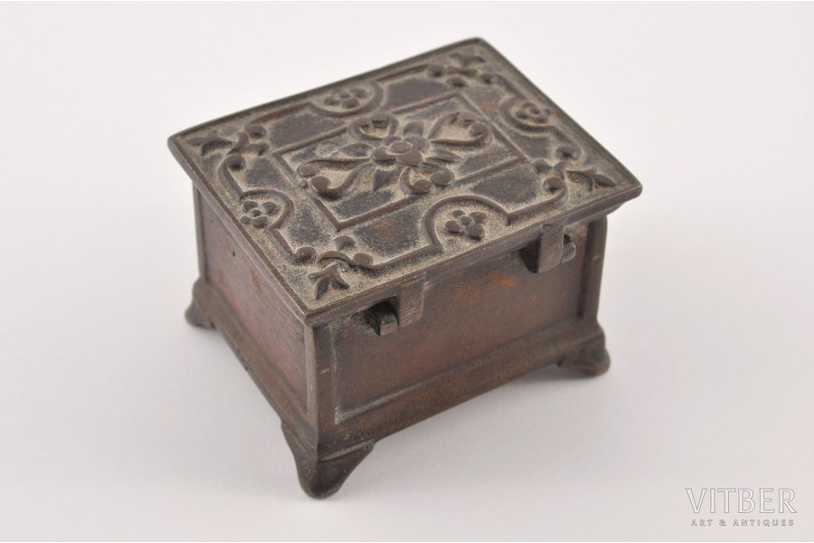 casket, cast iron, 4x4.5x5.5 cm, weight 170 g., Russia, Kusa, the beginning of the 20th cent.