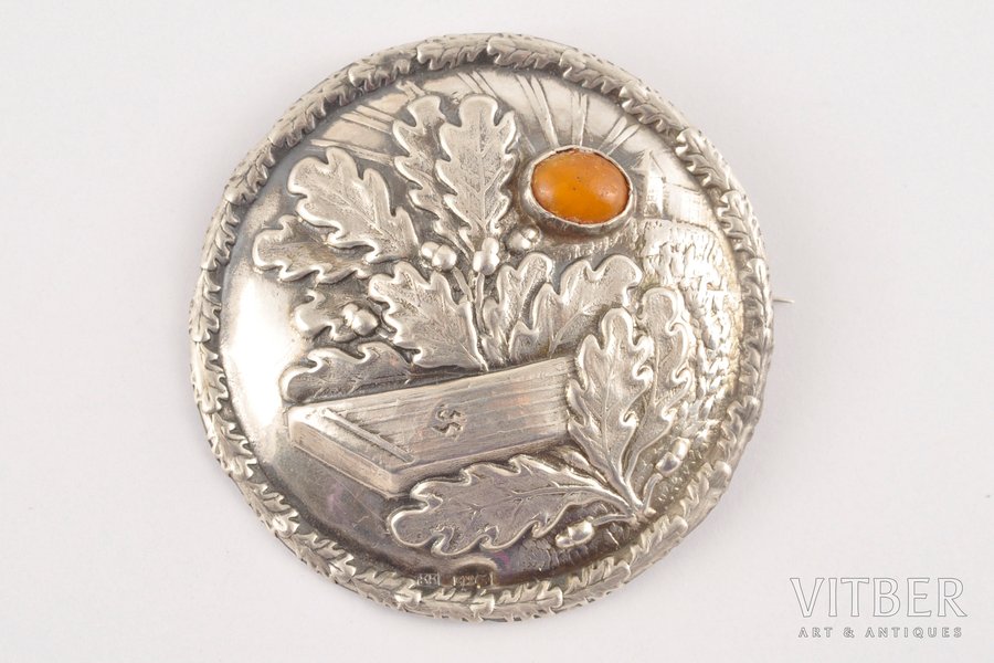 Sakta with an amber stone, silver, 875 standard, 10.56 g., the item's dimensions 6 cm, the 20-30ties of 20th cent., Latvia