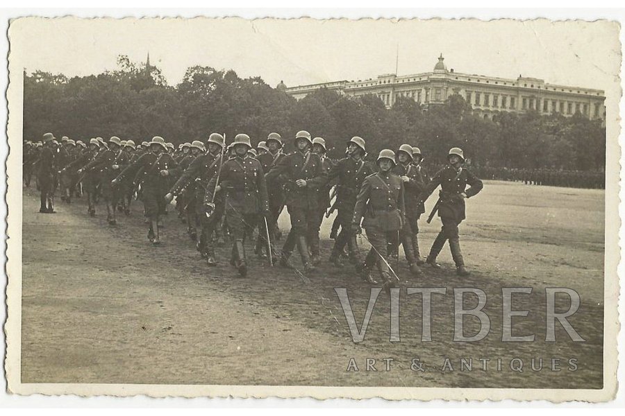 фотография, Парад на площаде Виенибас, 1937 г., 8.5х13.5 см