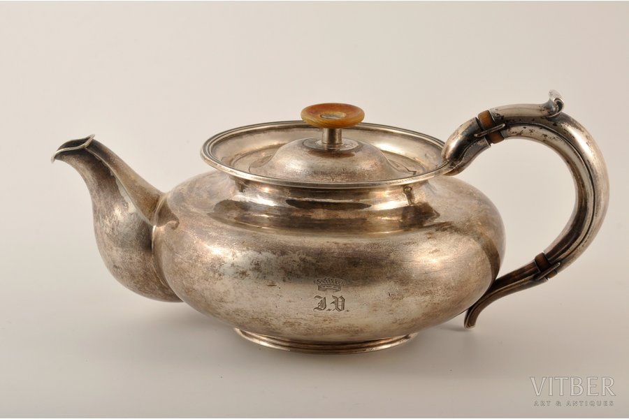 tējkanna (tējas uzlējumam), sudrabs, Grāfa ģerbonis (9 pērles uz kroņa), 84 prove, 756.35 g, 10 x 25 cm, 1854 g., Rīga, Krievijas impērija