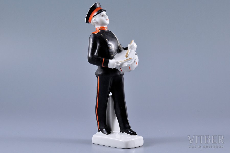 figurine, Suvorovets, porcelain, USSR, LFZ - Lomonosov porcelain factory, molder - S.B. Velihova, the 60ies of 20th cent., 16 cm