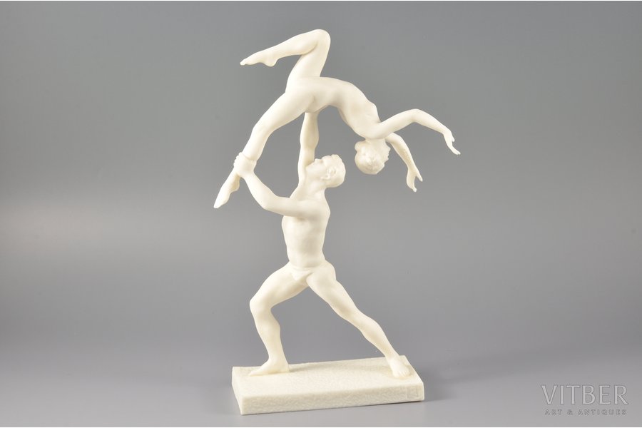 figurāla kompozīcija, Vingrotāji, plastmasa, PSRS, 28 cm, skulptors Cimmermans V.P.