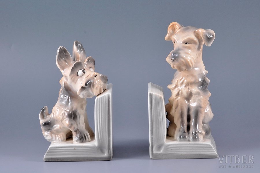 figurine, bookends "Dogs", faience, Riga (Latvia), Riga porcelain factory, the 40ies of 20th cent., 16/18 cm