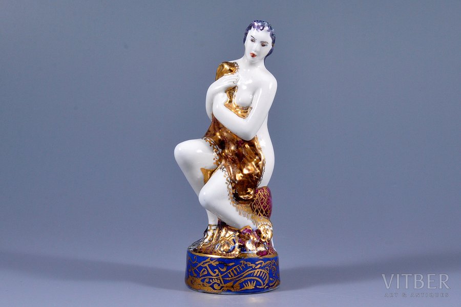 figurine, sitter, porcelain, Riga (Latvia), USSR, sculpture's work, handpainted by Martinsh Zaurs, molder - Martins Zaurs, the 50ies of 20th cent., 14 cm