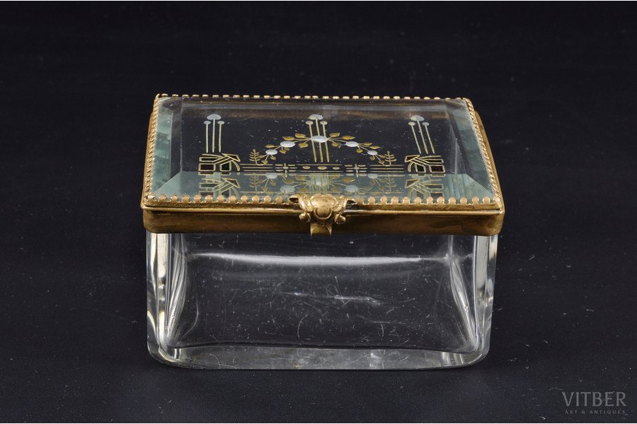 case, Art Nouveau style, the beginning of the 20th cent., 11x8.7x6.55 cm, gilded metal