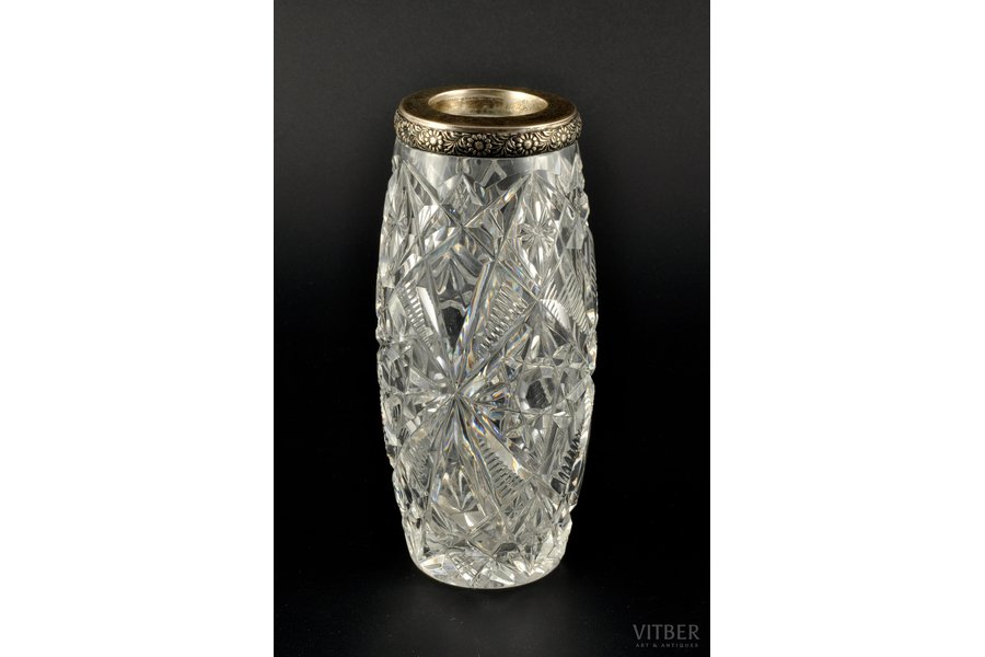 ваза, серебро, 875 проба, чеканка, h 15.7, Ø 3.6 см, 20-е годы 20го века, Латвия