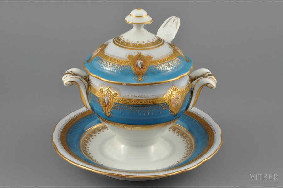 mustard pot with a lid and a spoon, porcelain, Russian empire, M.S. Kuznetsov manufactory, the border of the 19th and the 20th centuries, 12.5 x 13.5 cm, gilded diverging pattern