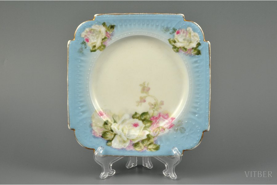 decorative plate, Gardner porcelain factory, Russia, the 2nd half of the 19th cent., 17 x 17 cm