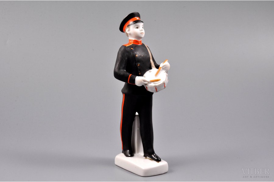 figurine, Suvorovets, porcelain, USSR, LFZ - Lomonosov porcelain factory, molder - S.B. Velihova, the 60ies of 20th cent., 16 cm, first grade