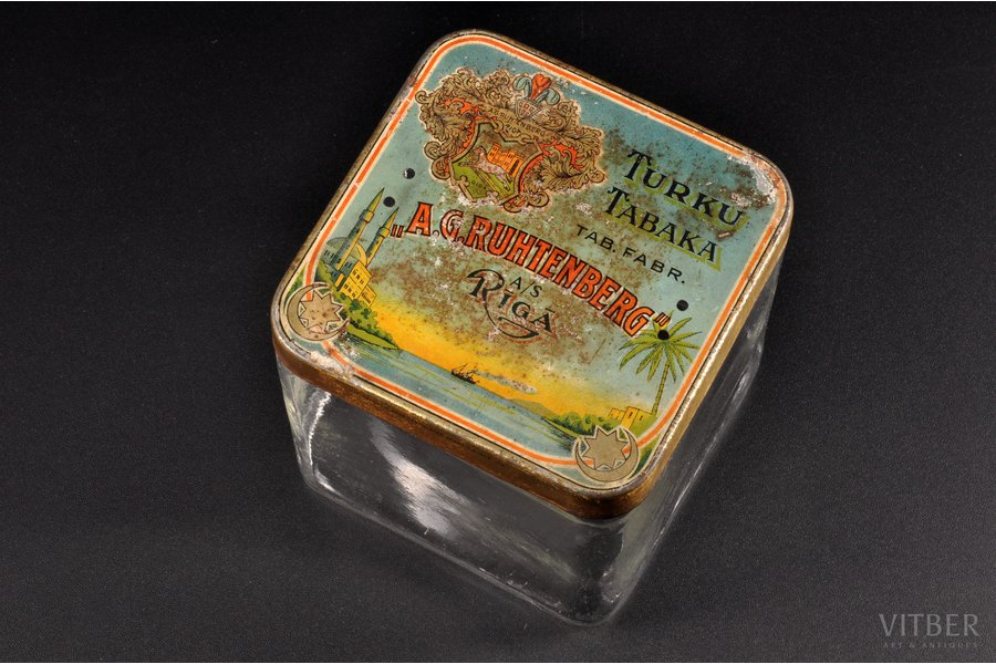 kastīte, "Turku Tabaka", tabakas fabrika "A.G. Ruhtenberg", metāls, stikls, Latvija, 20 gs. 30tie gadi, 10.7 x 10.7 x 10.7 cm, svars 408.45 g
