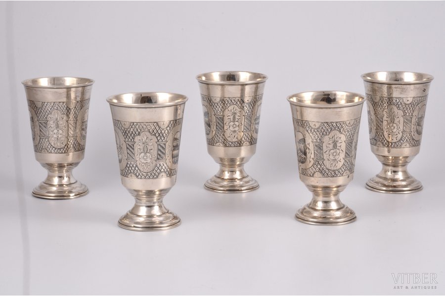комплект из 5 бокалов, серебро, 84 проба, штихельная резьба, 1874 г., 352.55 г, Российская империя