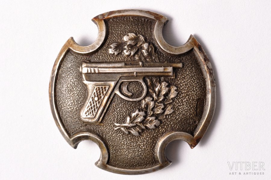 badge, Army expert-shooter (gun shooting), silver, Latvia, 20-30ies of 20th cent., 31.6 x 31.6 mm, 6.70 g